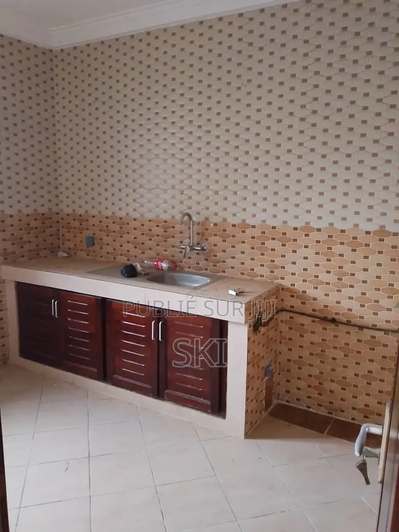 3chbre Appartement dans Cocody à Louer