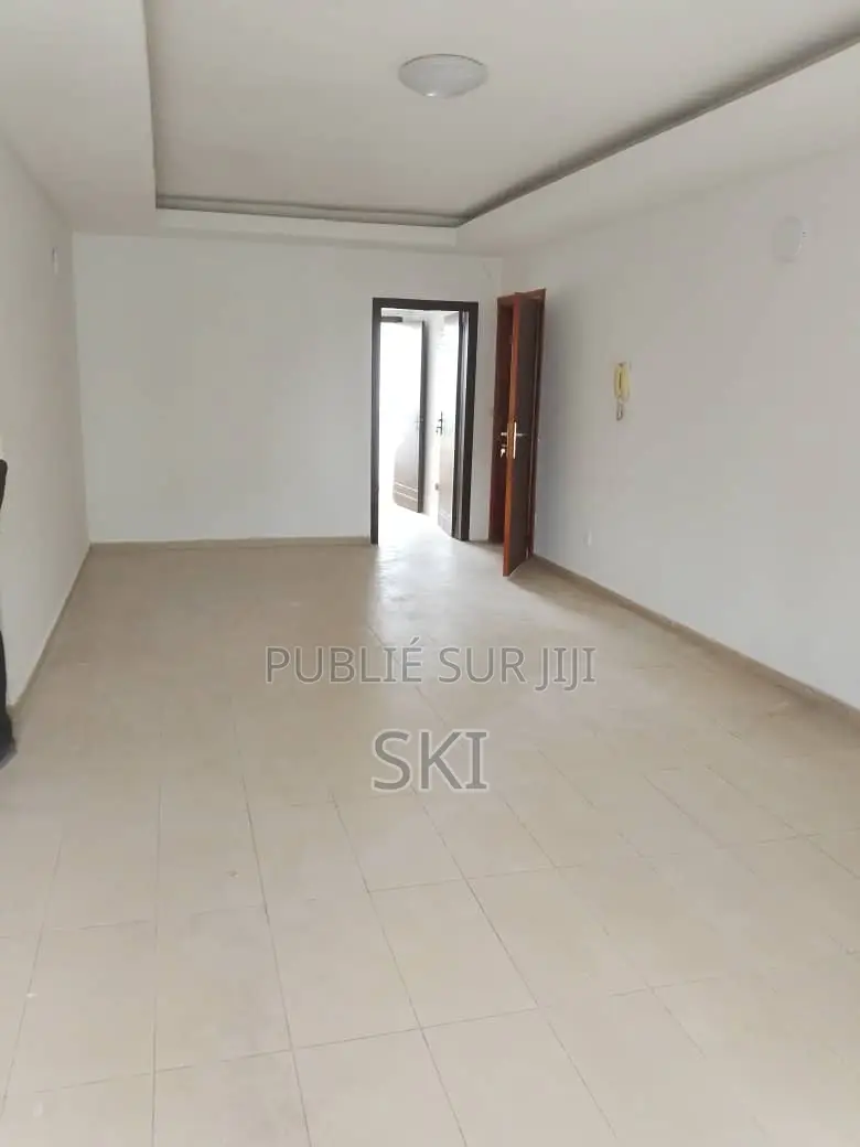 3chbre Appartement dans Cocody à Louer