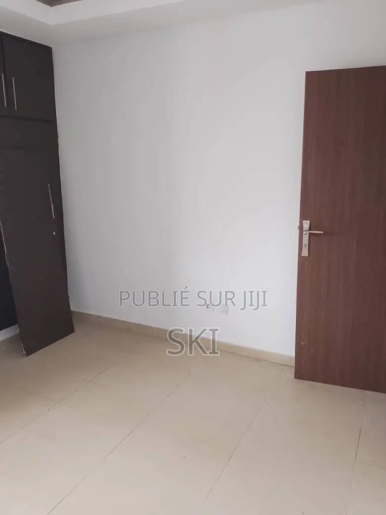 3chbre Appartement dans Cocody à Louer