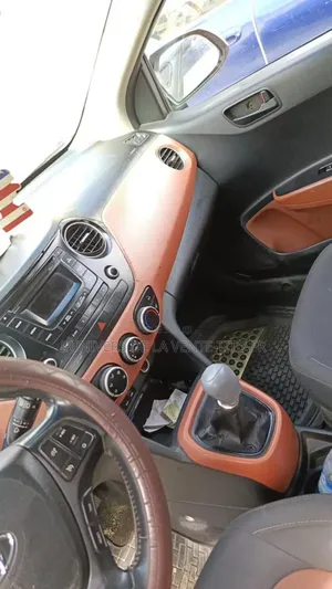 Hyundai I10 2016 Blue