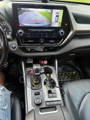 Toyota Highlander Platinum 2022 Gris