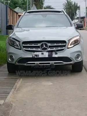 Photo - Mercedes-Benz GLA 250 2018 Gris