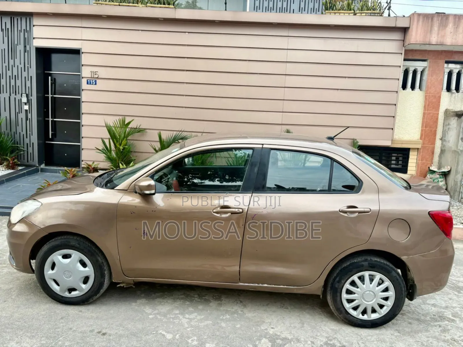 Suzuki Dzire 2024 Marron