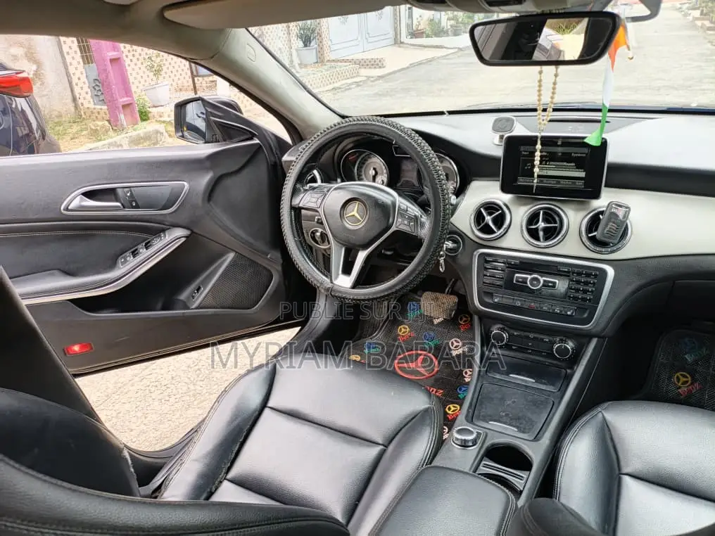 Mercedes-Benz GLA 250 2015 Black