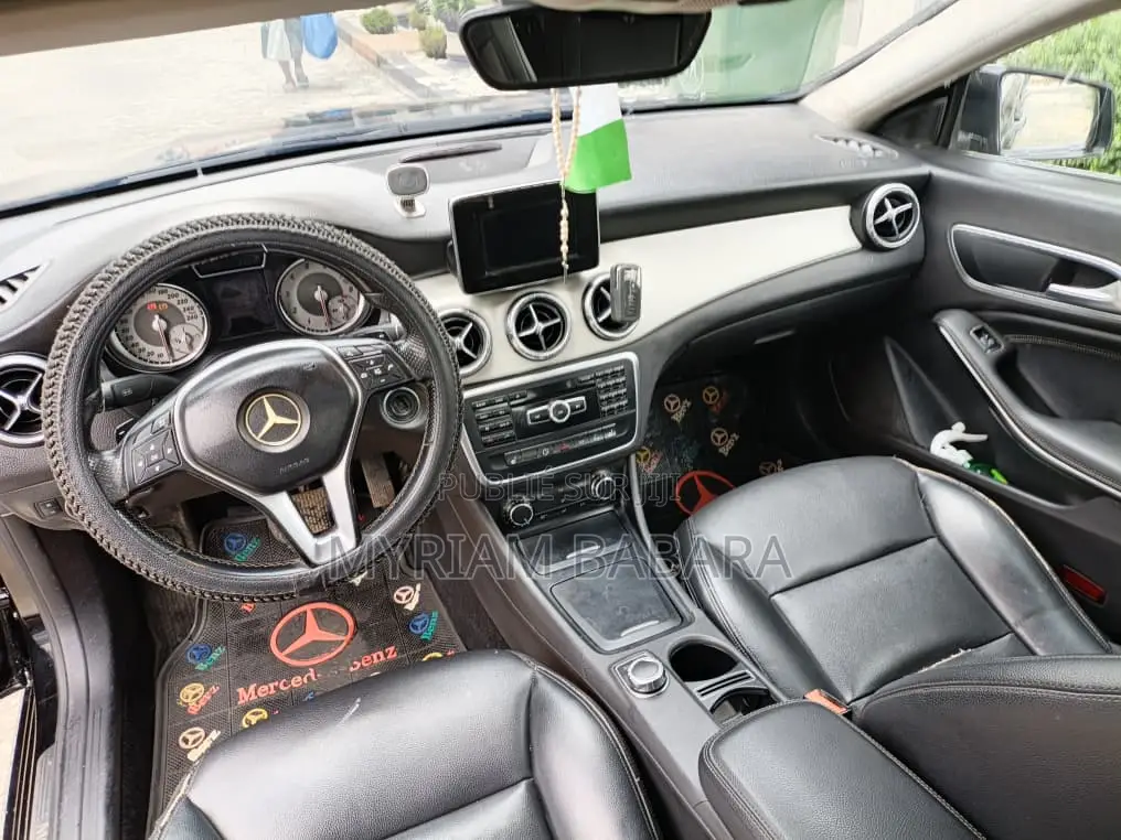 Mercedes-Benz GLA 250 2015 Black