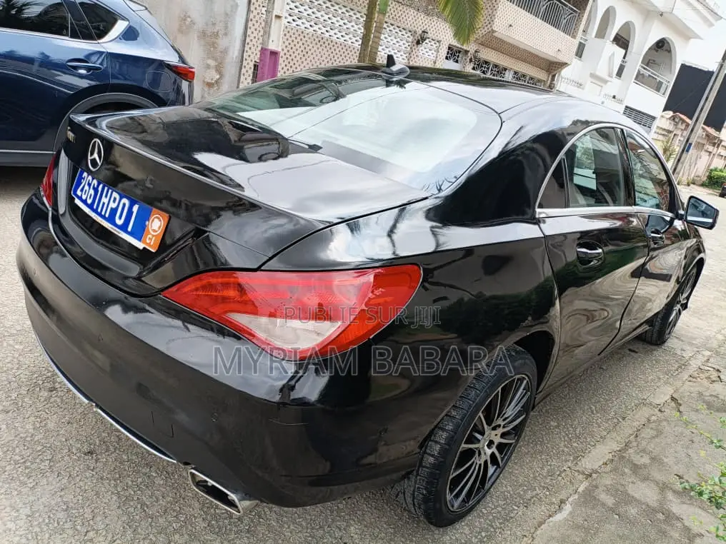 Mercedes-Benz GLA 250 2015 Black