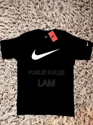 Photo - T-Shirt Nike, Taille M, Noir
