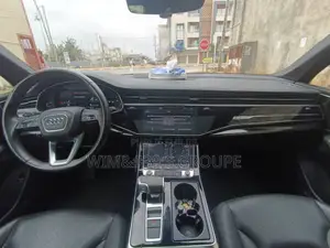 New Audi Q7 Premium 2023 Black