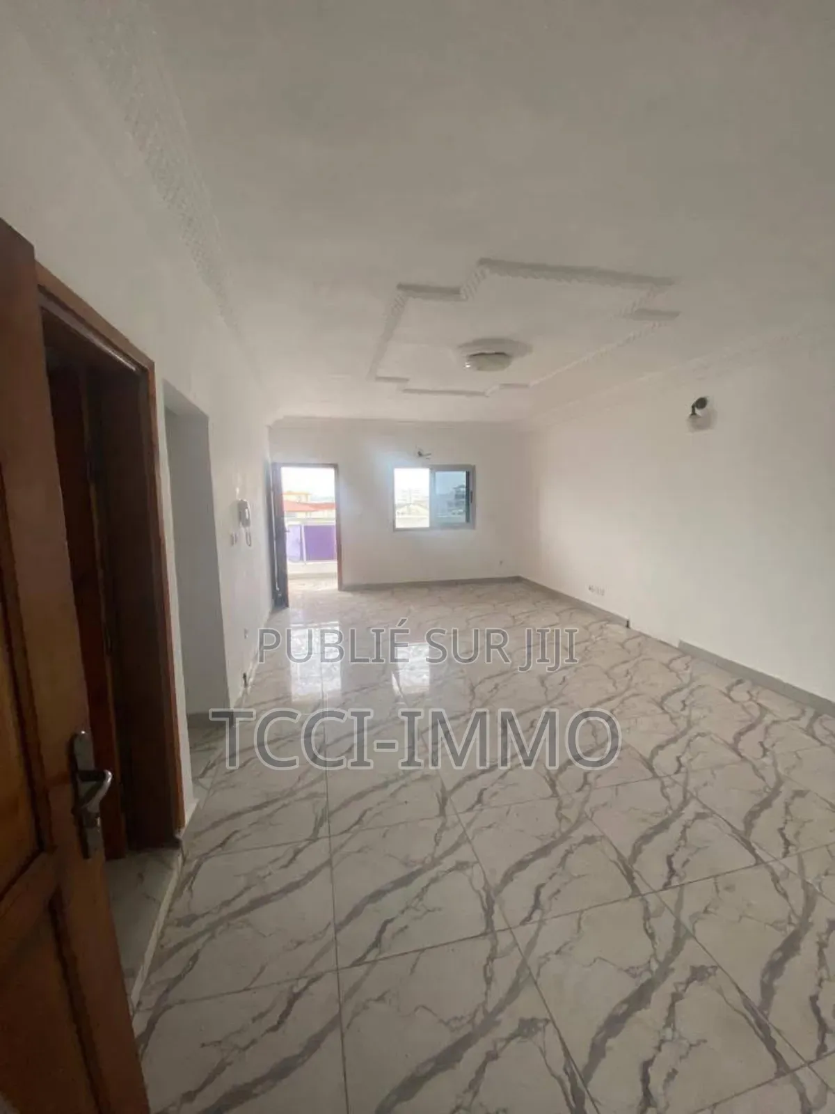 2chbre Appartement dans Tcci Sarl, Cocody à Louer