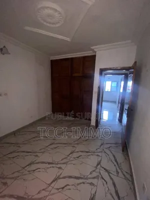 2chbre Appartement dans Tcci Sarl, Cocody à Louer