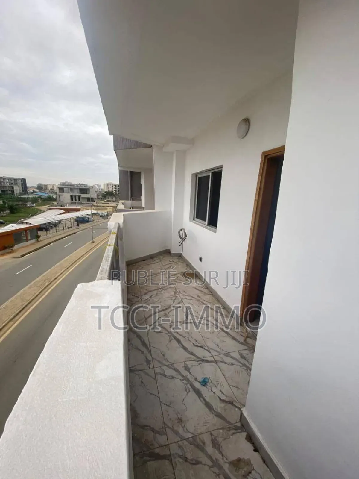 2chbre Appartement dans Tcci Sarl, Cocody à Louer