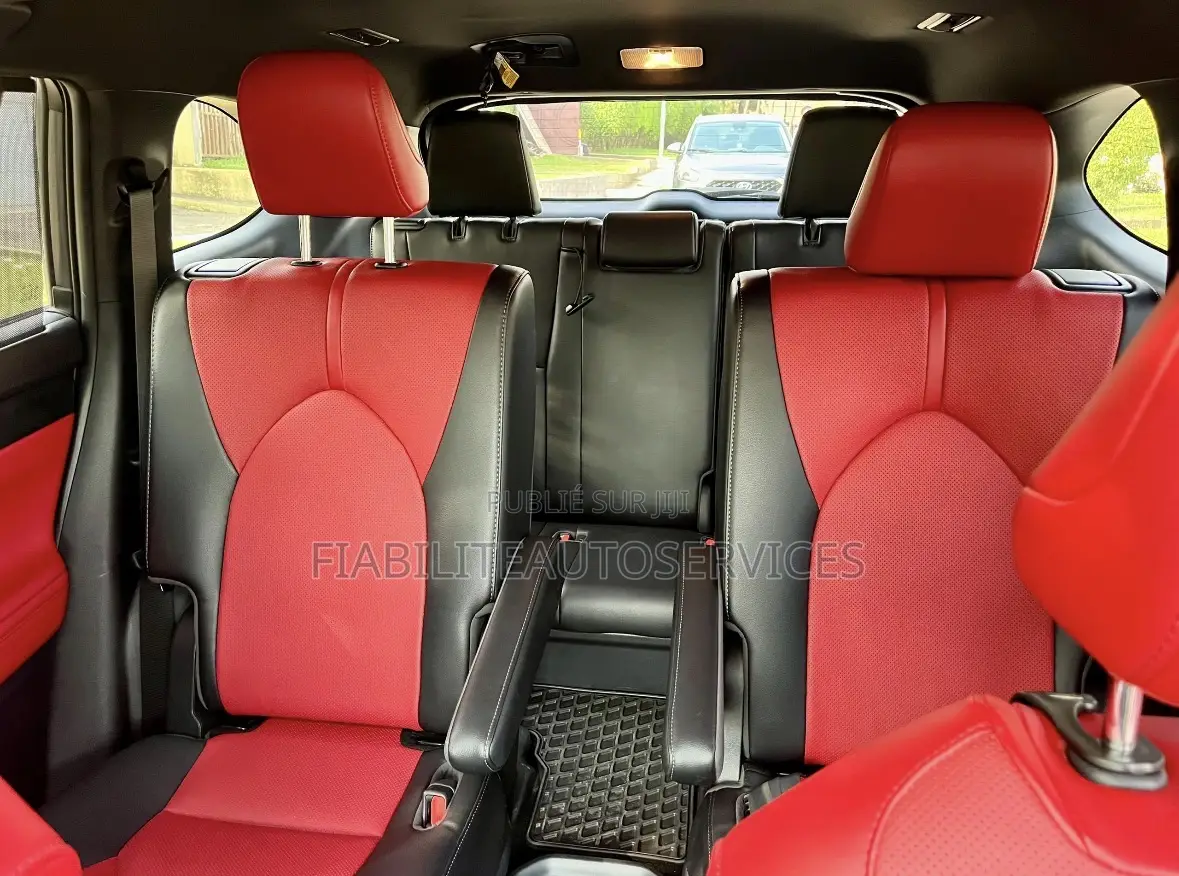 Toyota Highlander XSE 2022 Noir Mat