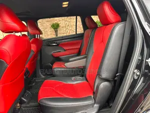 Toyota Highlander XSE 2022 Noir Mat