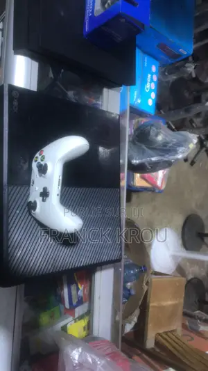 Xboxe One Disponible Avec Une Manette