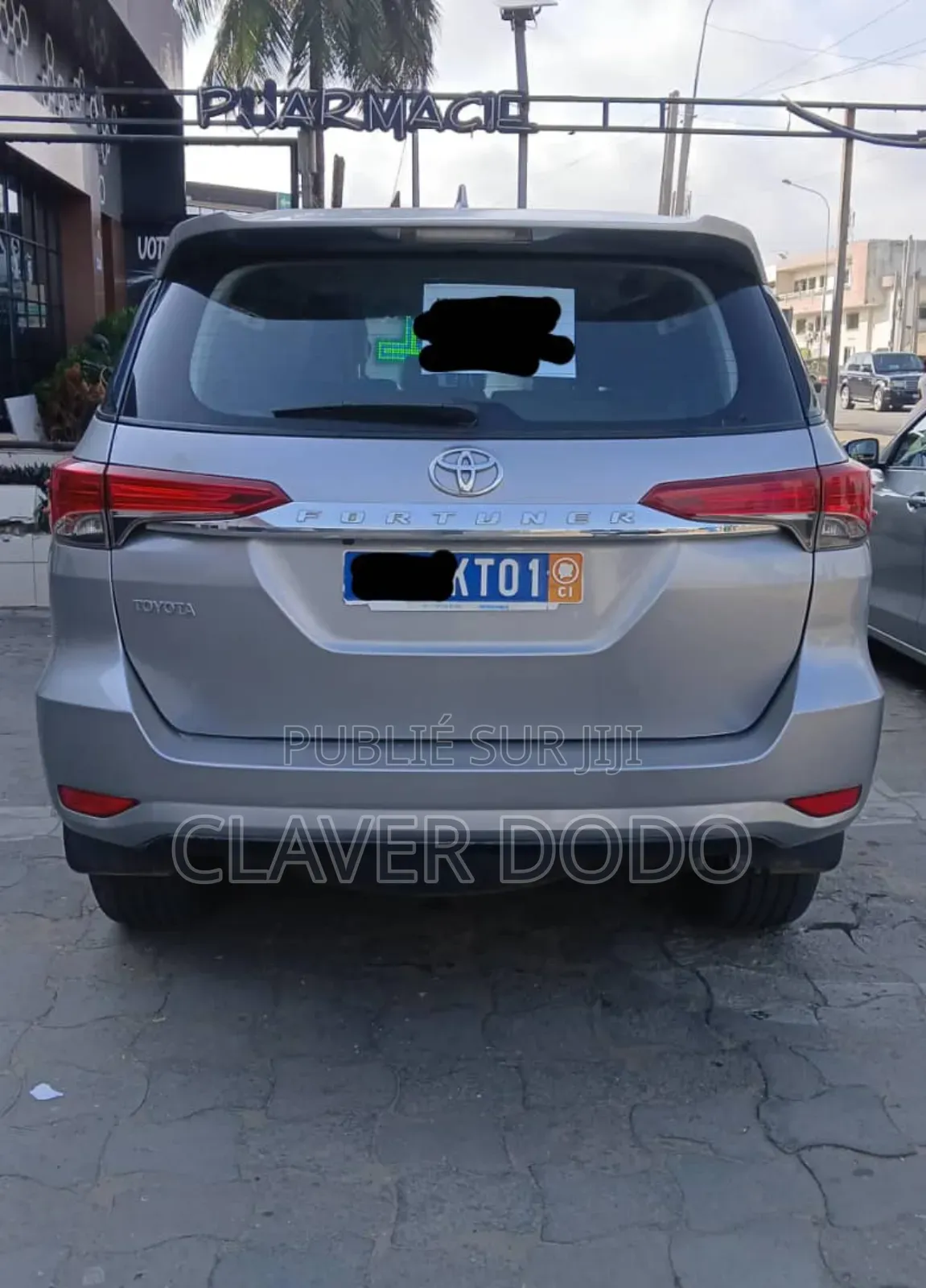 Toyota Fortuner 2022 Gris