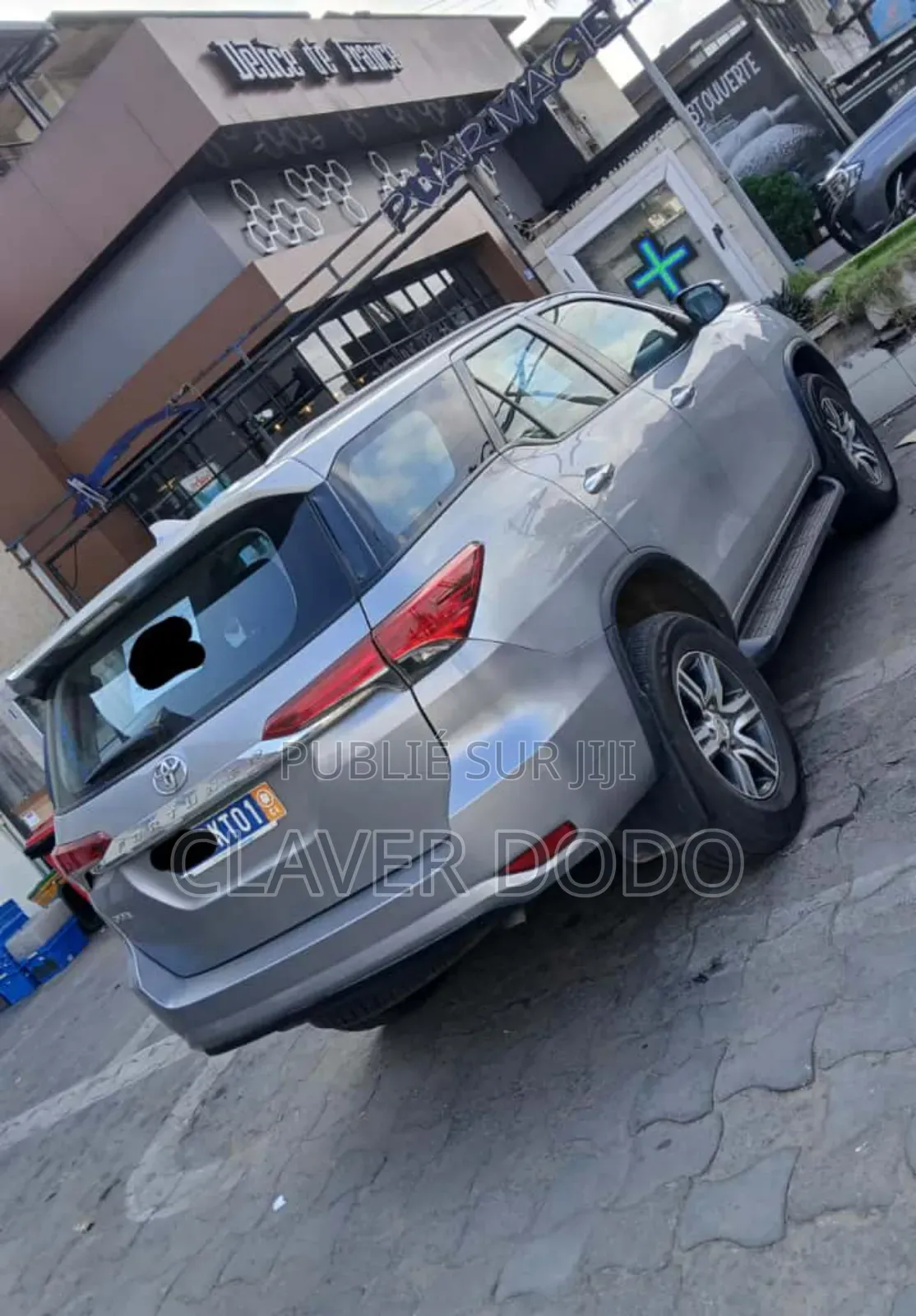 Toyota Fortuner 2022 Gris