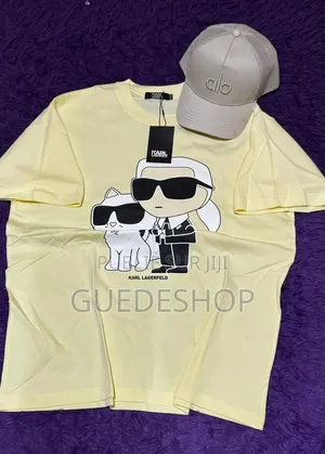 Photo - Tee-Shirts Et Casquette