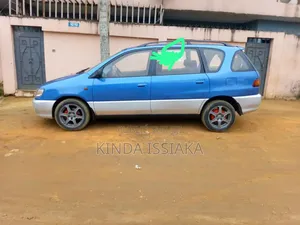 Toyota Picnic 2.0 FWD 2004 Blue