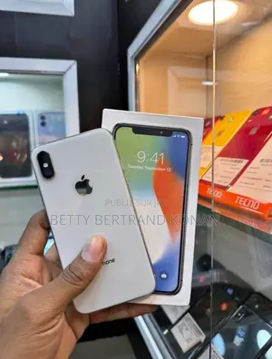 Photo - New Apple iPhone X 64 GB Blanc