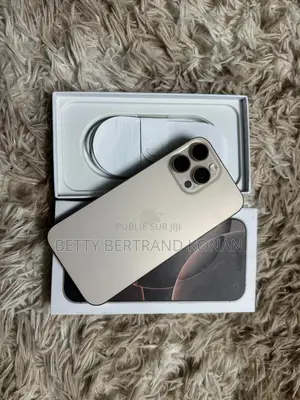 Photo - New Apple iPhone 16 Pro Max 256 GB Doré