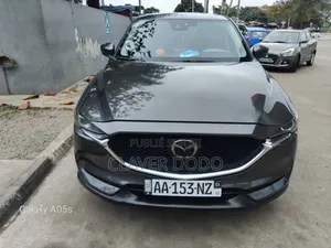 Photo - Mazda CX-5 2021 Gris