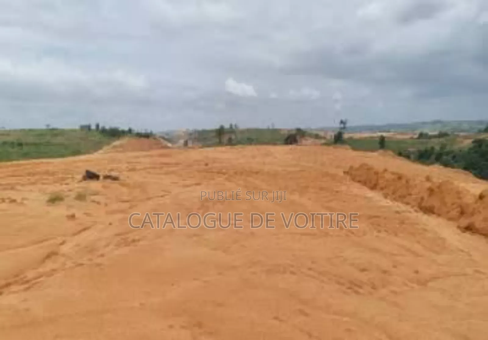 Des Terrains en Vente À Angre