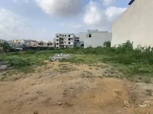 Des Terrains en Vente À Angre