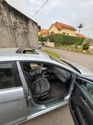 Hyundai Elantra 2020 Gris