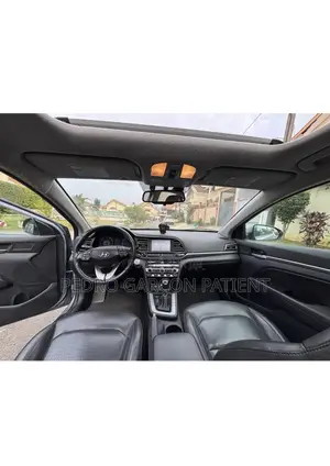 Hyundai Elantra 2020 Gris
