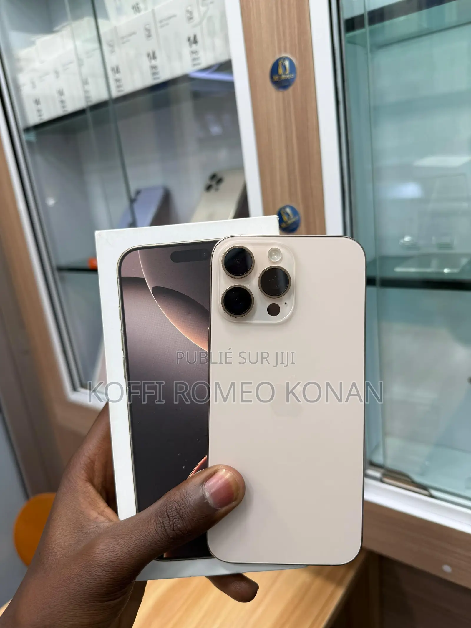 New Apple iPhone 16 Pro Max 256 GB Doré