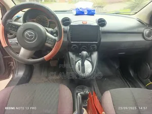 Mazda 2 2011 Gris