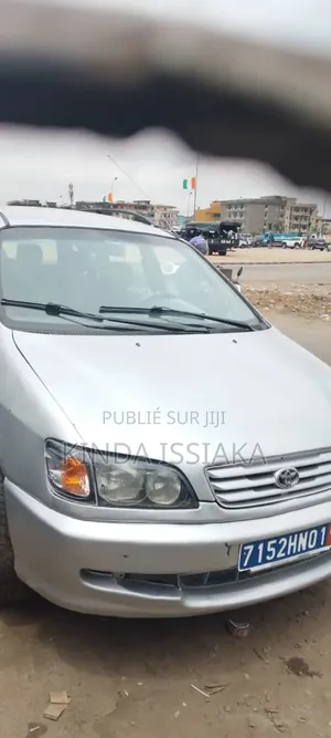 Photo - Toyota Corolla Sedan 1999 Gris