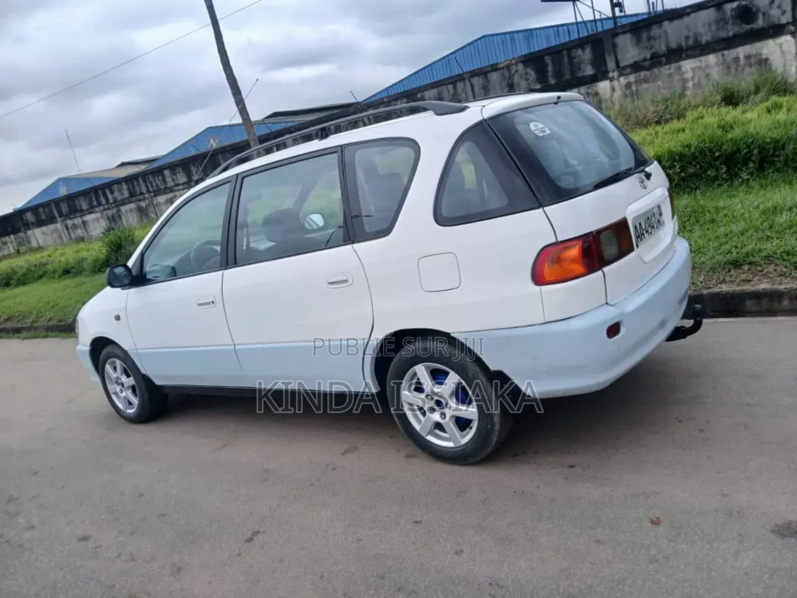 Toyota Picnic 2.0 FWD 2000 Blanc cassé