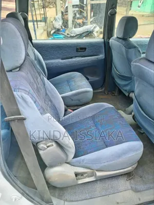 Toyota Picnic 2.0 FWD 2000 Blanc cassé