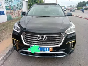 Photo - Hyundai Santa Fe 2018 Black