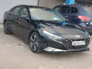 Hyundai Elantra 2022 Gris