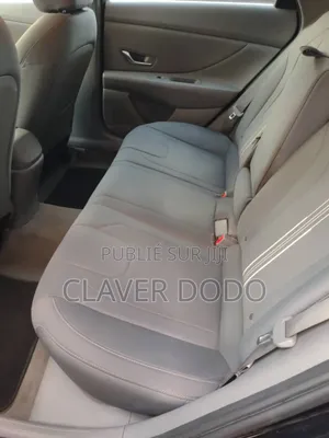 Hyundai Elantra 2022 Gris