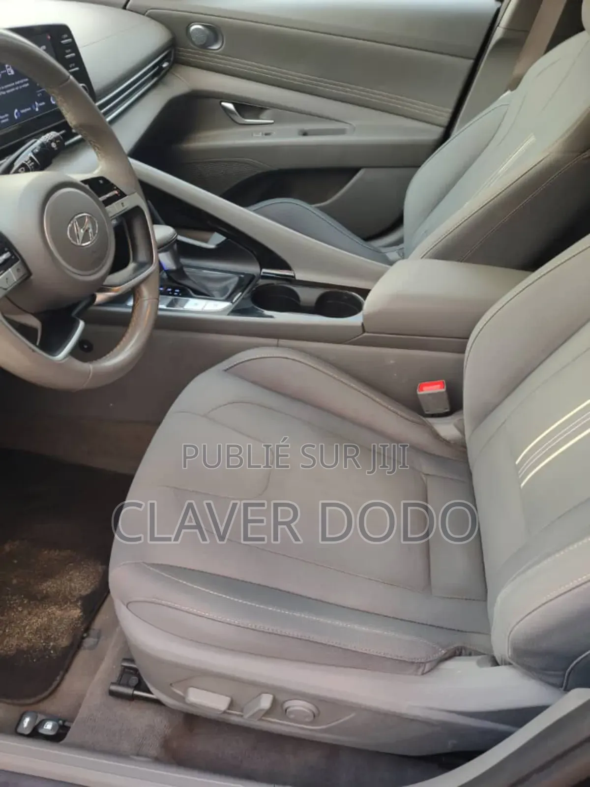 Hyundai Elantra 2022 Gris