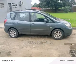 Toyota Verso 1.8 2009 Gris