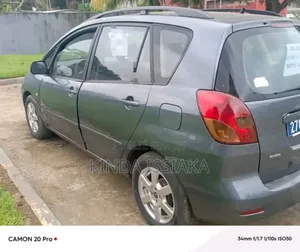 Toyota Verso 1.8 2009 Gris