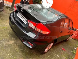 Toyota Belta 2025 Gris