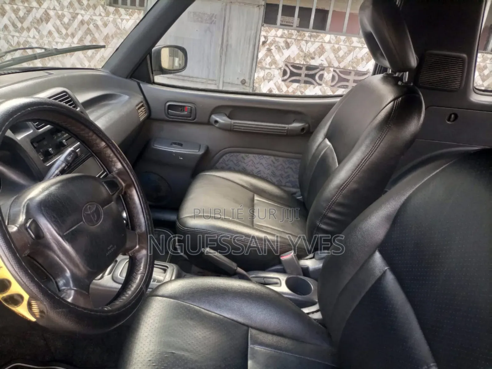 Toyota RAV4 Automatic 2000 Black