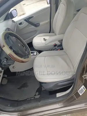 Peugeot 301 2015 Gris