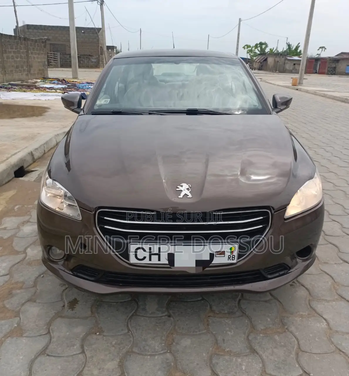 Peugeot 301 2015 Gris