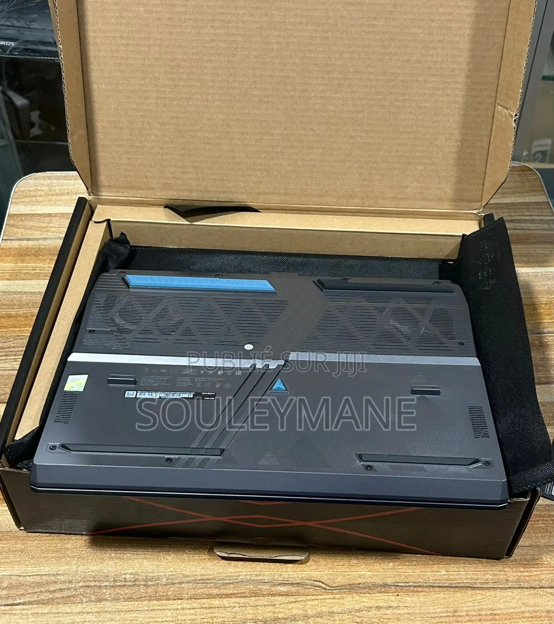 New MSI Vector 17 HX AI A2XWJG 32GB Intel Core I9 SSD 1T