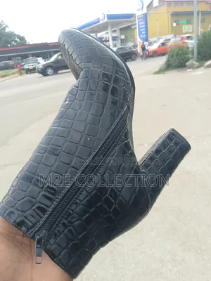 Vente De Chaussures Dam Et Enfants