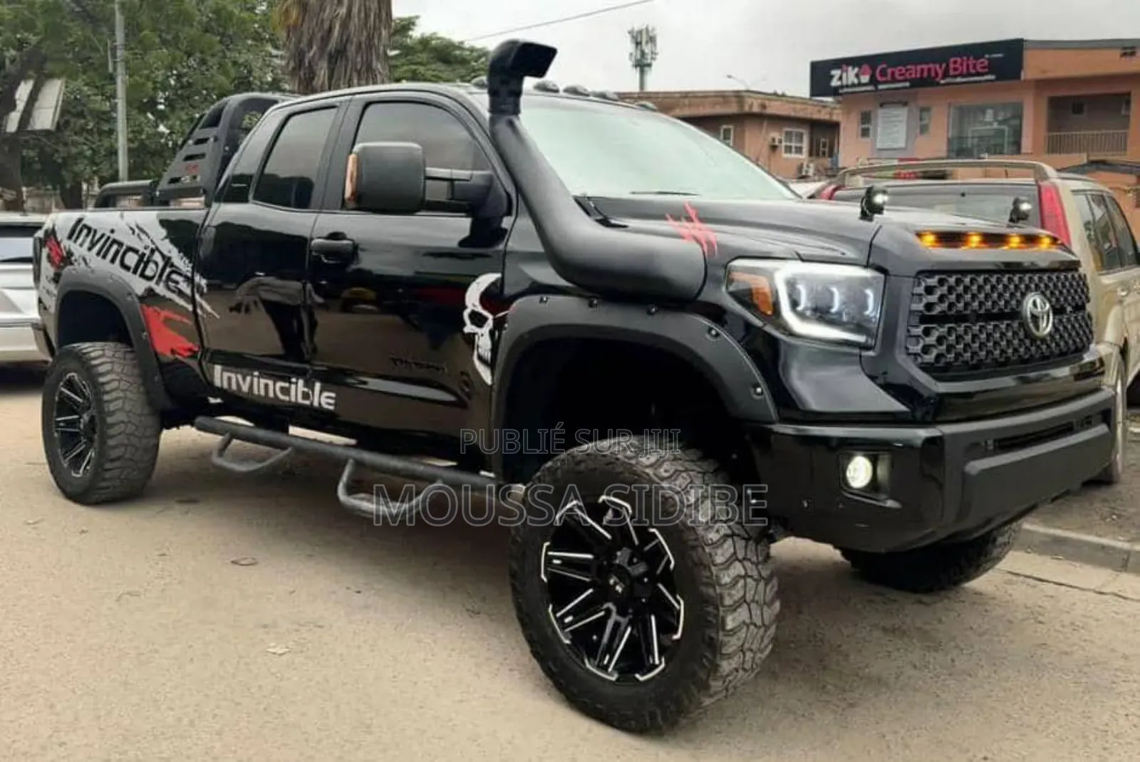 Toyota Tundra Limited 4dr Double Cab 4WD SB (5.7L 8cyl 6A) 2015 Black