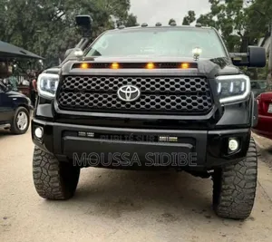 Toyota Tundra Limited 4dr Double Cab 4WD SB (5.7L 8cyl 6A) 2015 Black