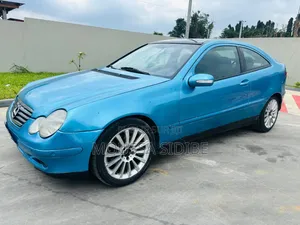 Mercedes-Benz C200 2005 Blue