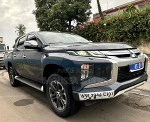 New Mitsubishi L200 2022 Gris